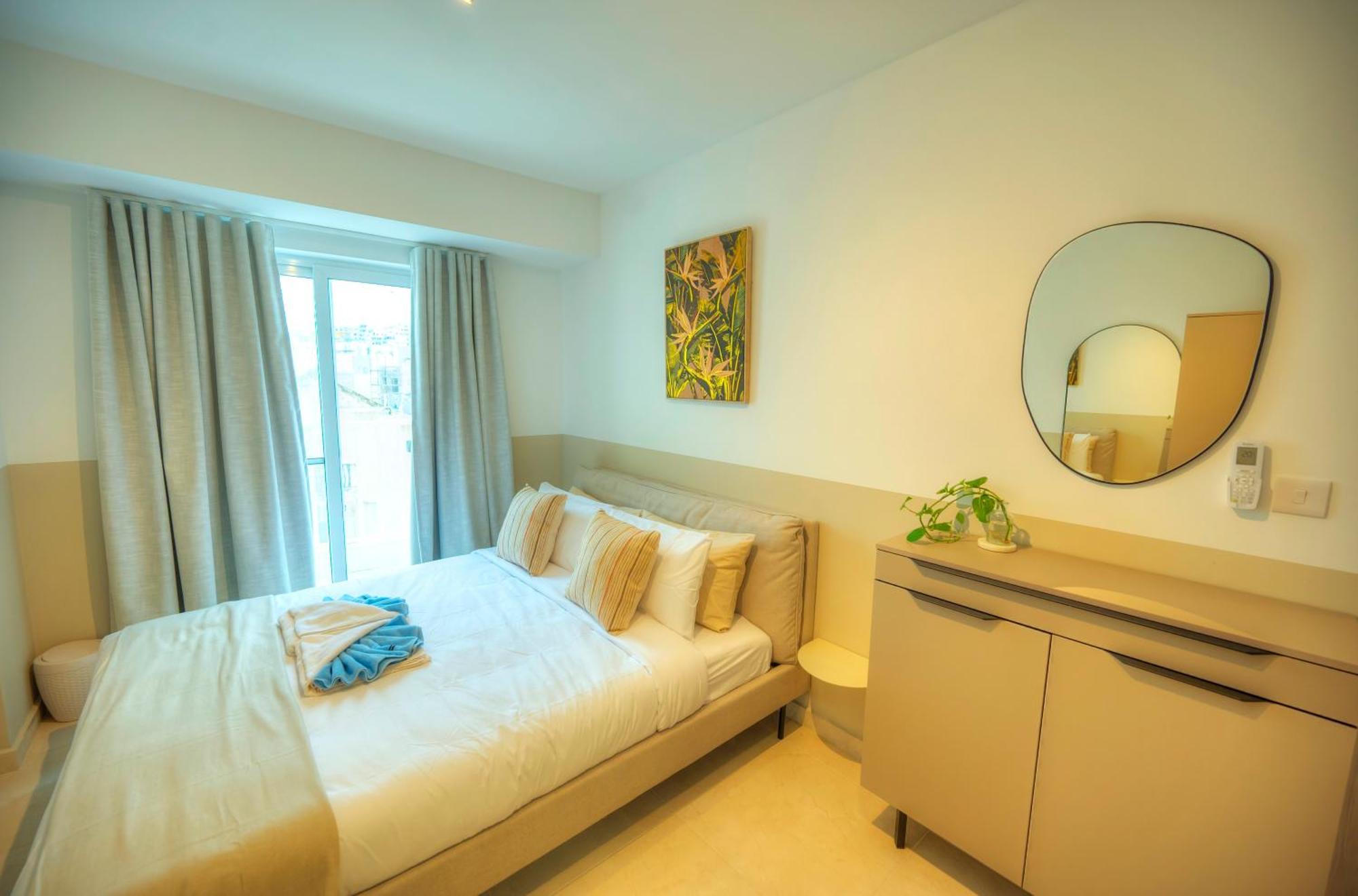 Luxury & Stylish 2bedroom Seafront, Balcony Gogzr-4 * Gzira